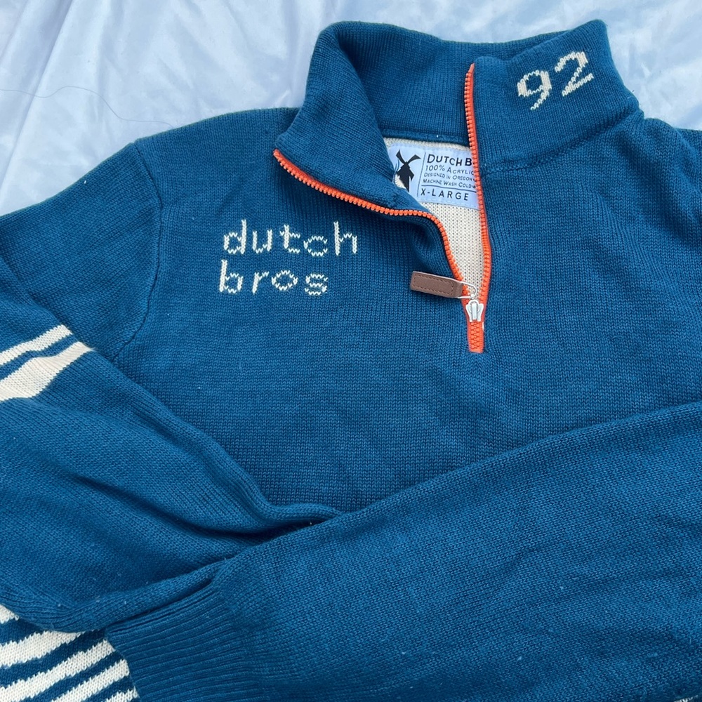 DUTCH BROS SWEATER